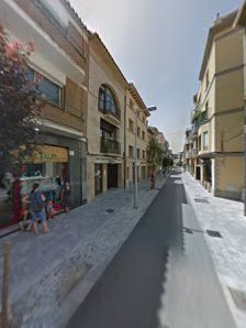 Parafarmàcia Calàbria - Tienda de belleza y salud en La Garriga 