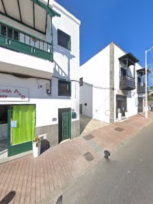Centro de osteopatía y masajes Grande C. Libertad, 44, bajo, 35572 Tías, Las Palmas, España