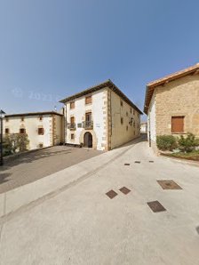 Erretirodunen elkartea / Club de jubilados Arizu Pl. de Arizu, 9, 31396 Unzué, Navarra, España