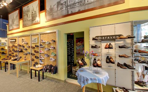 Shoe Store «Gordon Shoes», reviews and photos, 108 W Bridge St, Homestead, PA 15120, USA