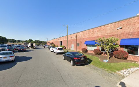 Auto Body Shop «Vinart Collision Center», reviews and photos, 3115 Berger St, Allentown, PA 18103, USA