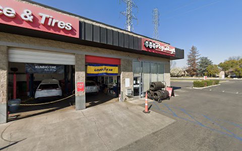 Car Repair and Maintenance «Pep Boys Auto Service & Tire», reviews and photos, 6561 White Ln, Bakersfield, CA 93309, USA