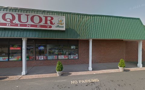 Liquor Store «Liquor Cabinet», reviews and photos, 50 Rainbow Rd, East Granby, CT 06026, USA