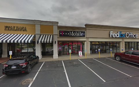 Cell Phone Store «T-Mobile», reviews and photos, 213 Summit Park Dr, Pittsburgh, PA 15275, USA