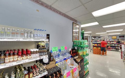 Liquor Store «Uptown Liquor», reviews and photos, 1 NW 23rd Pl, Portland, OR 97210, USA