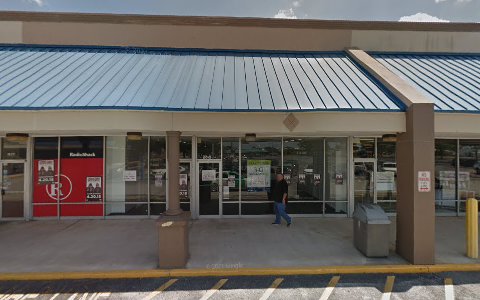 Electronics Store «RadioShack», reviews and photos, 1528 3rd St SW, Winter Haven, FL 33880, USA
