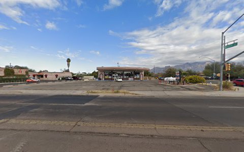 Grocery Store «Lucky J Market», reviews and photos, 1285 E Prince Rd, Tucson, AZ 85719, USA