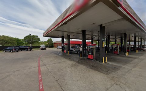Gas Station «QuikTrip», reviews and photos, 925 S Cockrell Hill Rd, Duncanville, TX 75137, USA