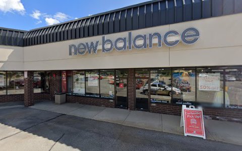 Shoe Store «New Balance - Milwaukee», reviews and photos, 7411 W Layton Ave, Milwaukee, WI 53220, USA