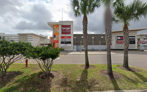 Clothing Store «Under Armour Factory House», reviews and photos, 1100 Cornerstone Blvd #300, Daytona Beach, FL 32117, USA