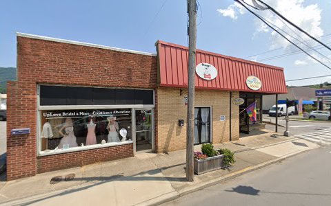 Book Store «Blue Ridge Books», reviews and photos, 152 S Main St, Waynesville, NC 28786, USA