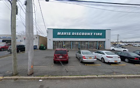 Tire Shop «Mavis Discount Tire», reviews and photos, 1919 Broadhollow Rd, Farmingdale, NY 11735, USA
