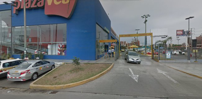 Plaza Vea, Av. Angamos 2337, San Borja 15036, Perú