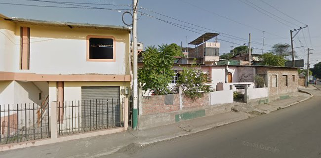 Opiniones de Via santana calle arturo garcia y paulo emilio macias en Portoviejo - Escuela