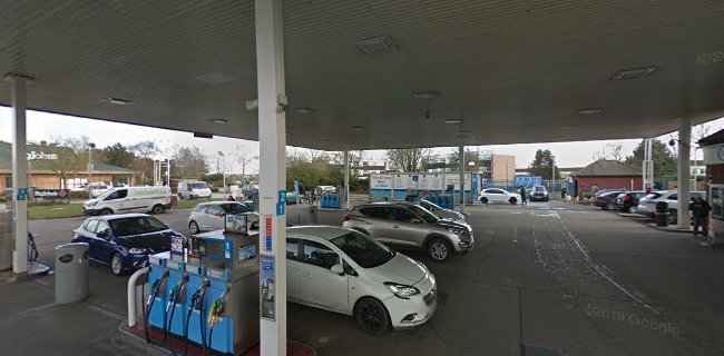 ESSO TILE CROSS - Gas station
