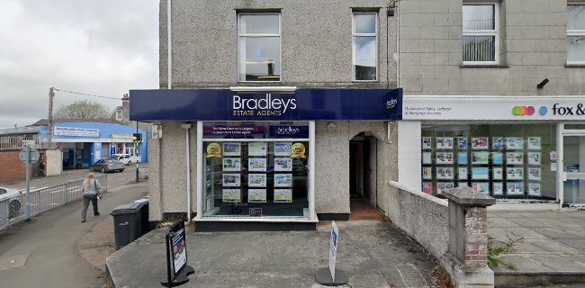 Bradleys Estate Agents Plympton - Real estate agency