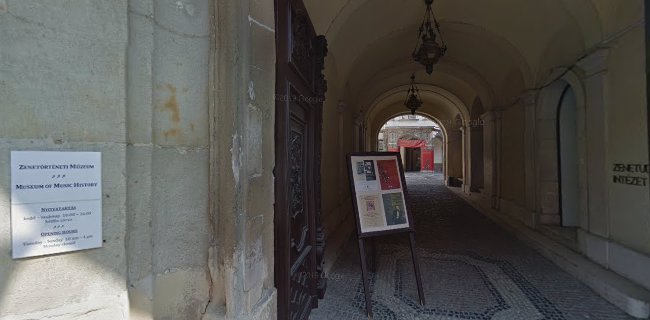 Budapest, Táncsics Mihály u. 7, 1014 Magyarország