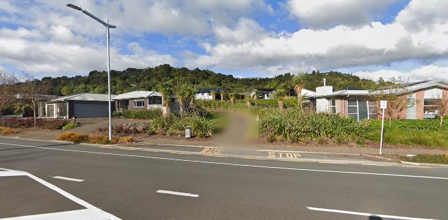 Comments and reviews of Helloworld Travel The Lakes (formerly The Crossing), Tauranga