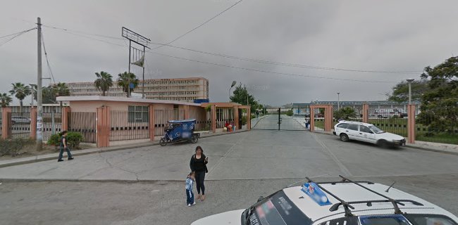 Puerta de emergencia del hospital regional - Nuevo Chimbote