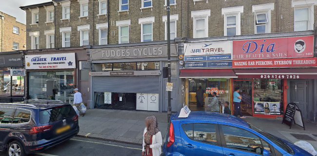 Comments and reviews of Fudges Cycles Shepherd's Bush