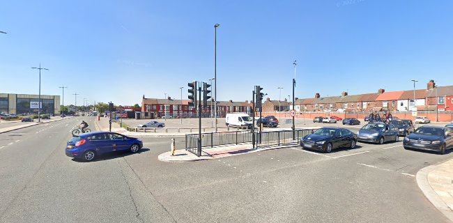Halfords & B&M Parking Spaces - Liverpool