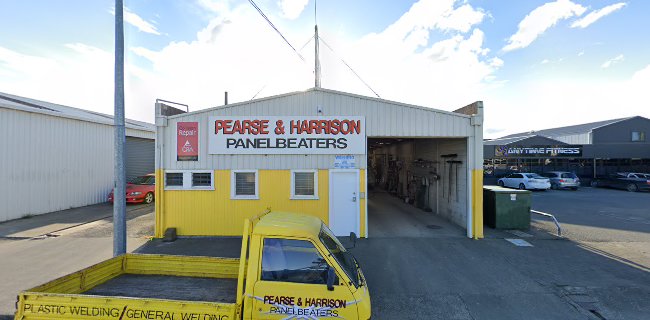 Pearse & Harrison Panelbeaters - Auto repair shop