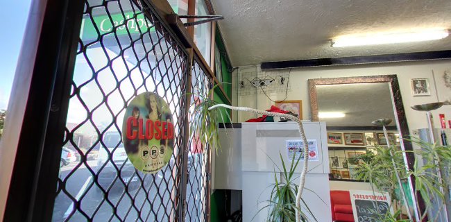 The Old Kiwi Barber Shop and Back Room Salon - Auckland