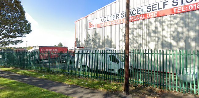 Outer Space Storage Centre (Manchester) - Moving company