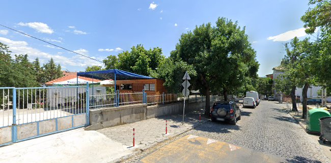 Първо основно училище "Св. Климент Охридски" - Училище