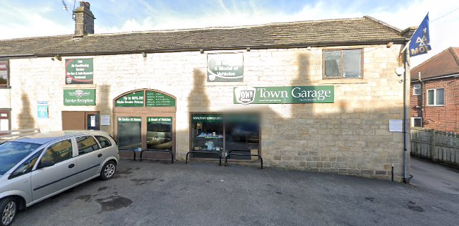 Comments and reviews of Town Garage