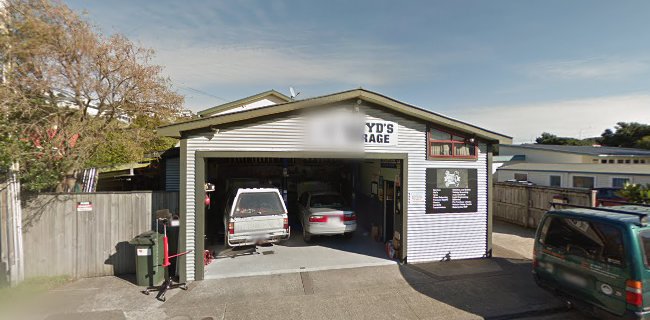 Reviews of Lloyd's Garage in Porirua - Auto repair shop
