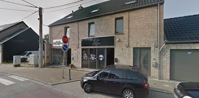 Rue Eau-sur-Elle 128, 6043 Charleroi, België