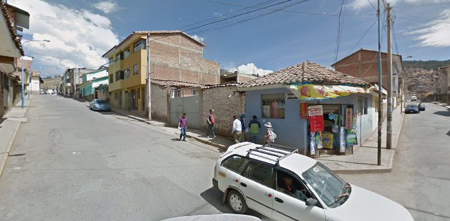 A Una Cuadra De La, Av. Santiago, Cusco 08000, Perú
