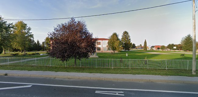 Osnovna škola Sračinec - Škola