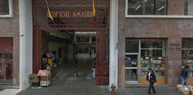 Asociacion De Maestras En El Arte De "La Belleza Y Cosmetologia De Pichincha" - Quito