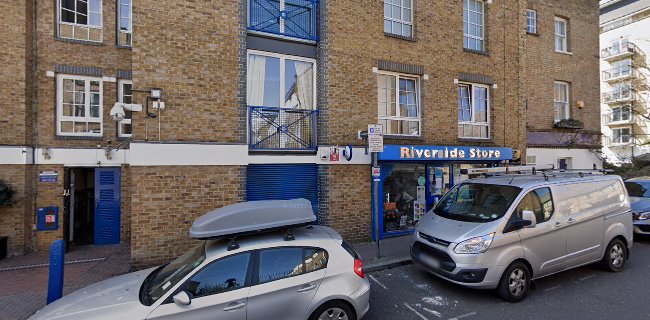 Reviews of Riverside Store in London - Liquor store