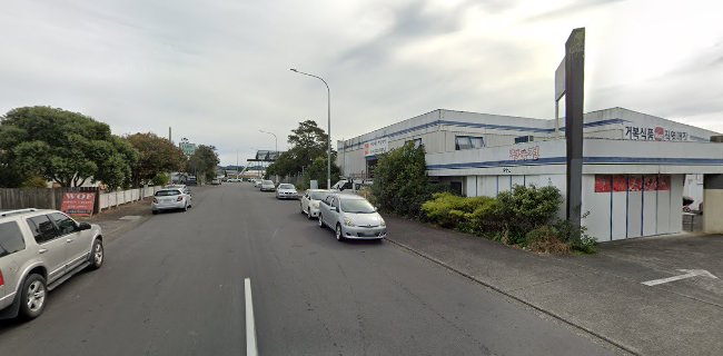 10 Cranwell Street, Henderson, Auckland 0612, New Zealand