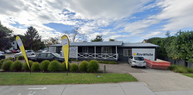 Reviews of Kate Watson Property Manager, Ray White in Papamoa - Real estate agency