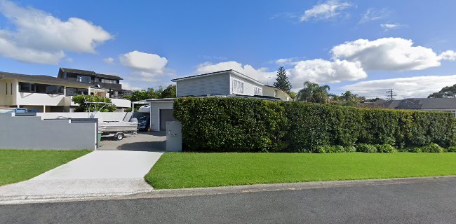 8 Crown Road, Tindalls Beach, Auckland 0930, New Zealand