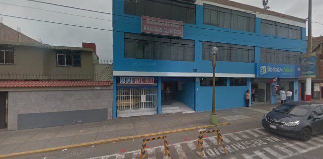 Policlinico San Juan - Médico