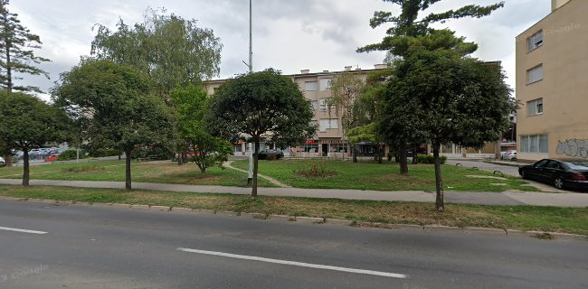 Zagrebačka cesta 4, 10360, Sesvete, Hrvatska
