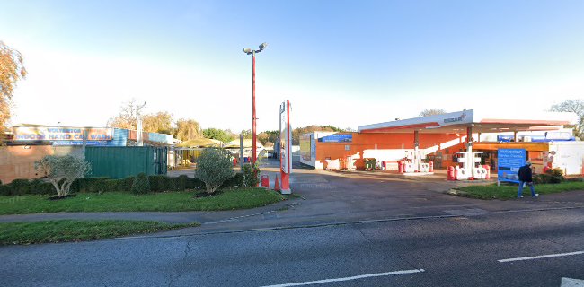 Comments and reviews of Wolverton Service Station
