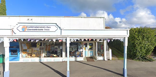 Comments and reviews of Featherston's Op Shop