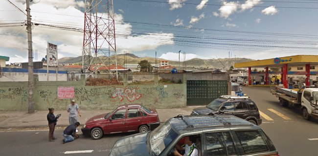 Opiniones de Estacion de servicio PDV en Quito - Gasolinera