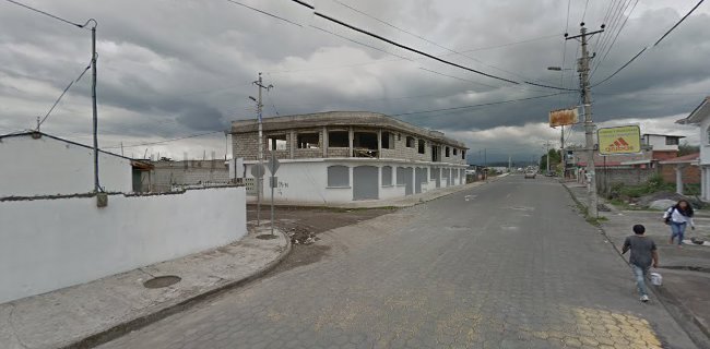 Avenida y, San Miguel, Ecuador