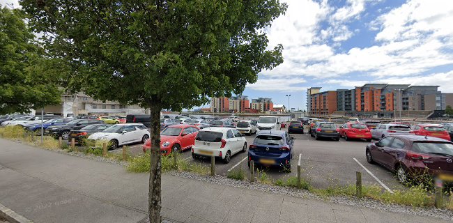 Reviews of St Thomas Car Park in Swansea - Parking garage