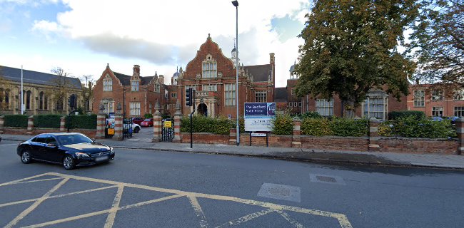 Reviews of The Bedford Sixth Form in Bedford - University