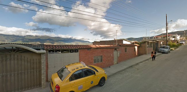 MEDIHOSPITAL: Avenida Simón Bolívar y, Shuaras, Loja, Ecuador