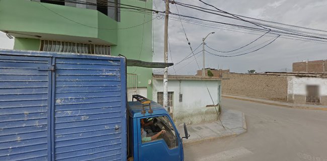 Pacanguilla 13860, Perú