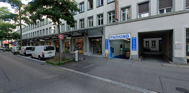 Löwenstrasse 19 Parking